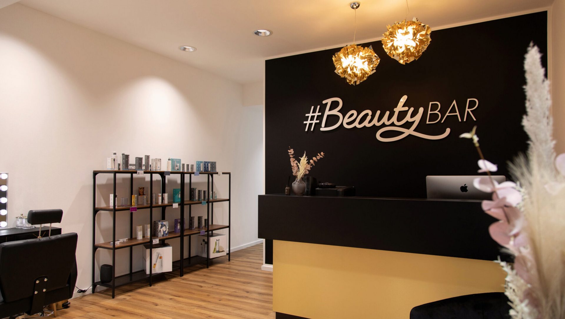 BEAUTY BAR